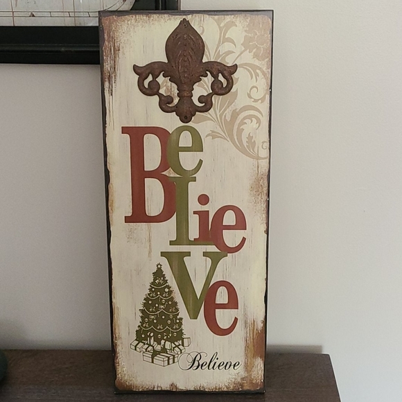 Rustic Christmas 'Believe' Sign - Picture 3 of 4